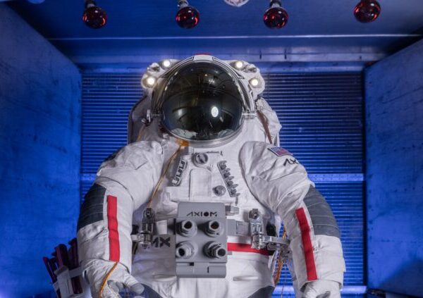 NASA змінює дизайн скафандрів через загрозу зриву термінів Artemis IV