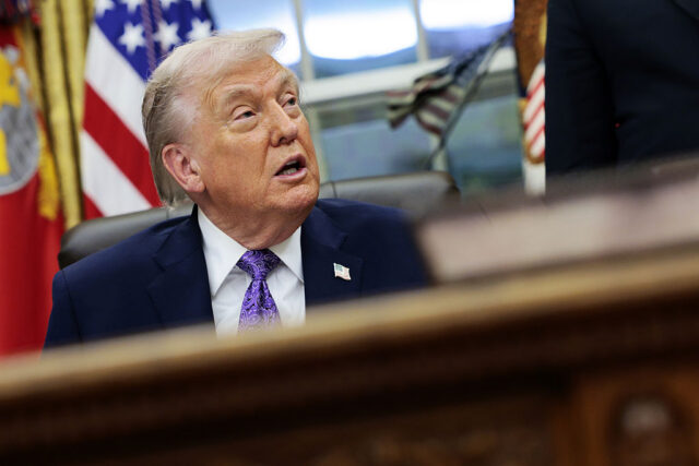 Трампа можуть змусити розкрити секретні правила федералів щодо тестування безпеки ШІ 1
