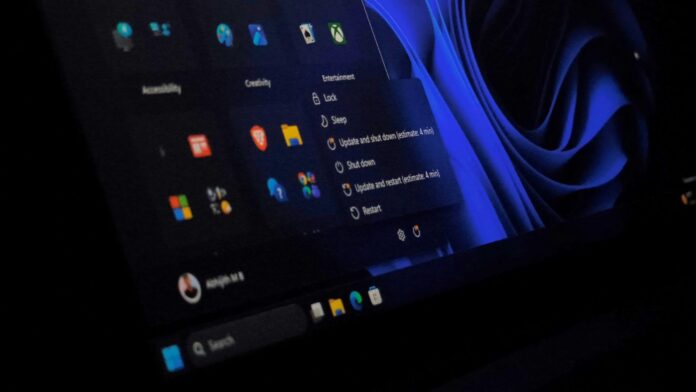 Меню живлення Windows 11 з окремими опціями вимкнення, перезавантаження, вимкнення після оновлення та перезавантаження після оновлення