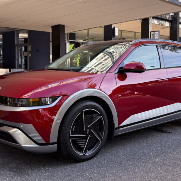 Hyundai Ioniq 5 2026: що в ньому подобається, а що дратує