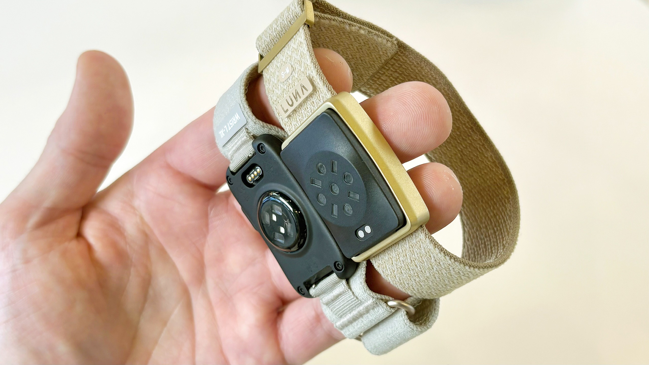 Luna Band проти Garmin Cirqa: три ключові відмінності без підписки 5 Luna Band проти Garmin Cirqa: три ключові відмінності без підписки 5