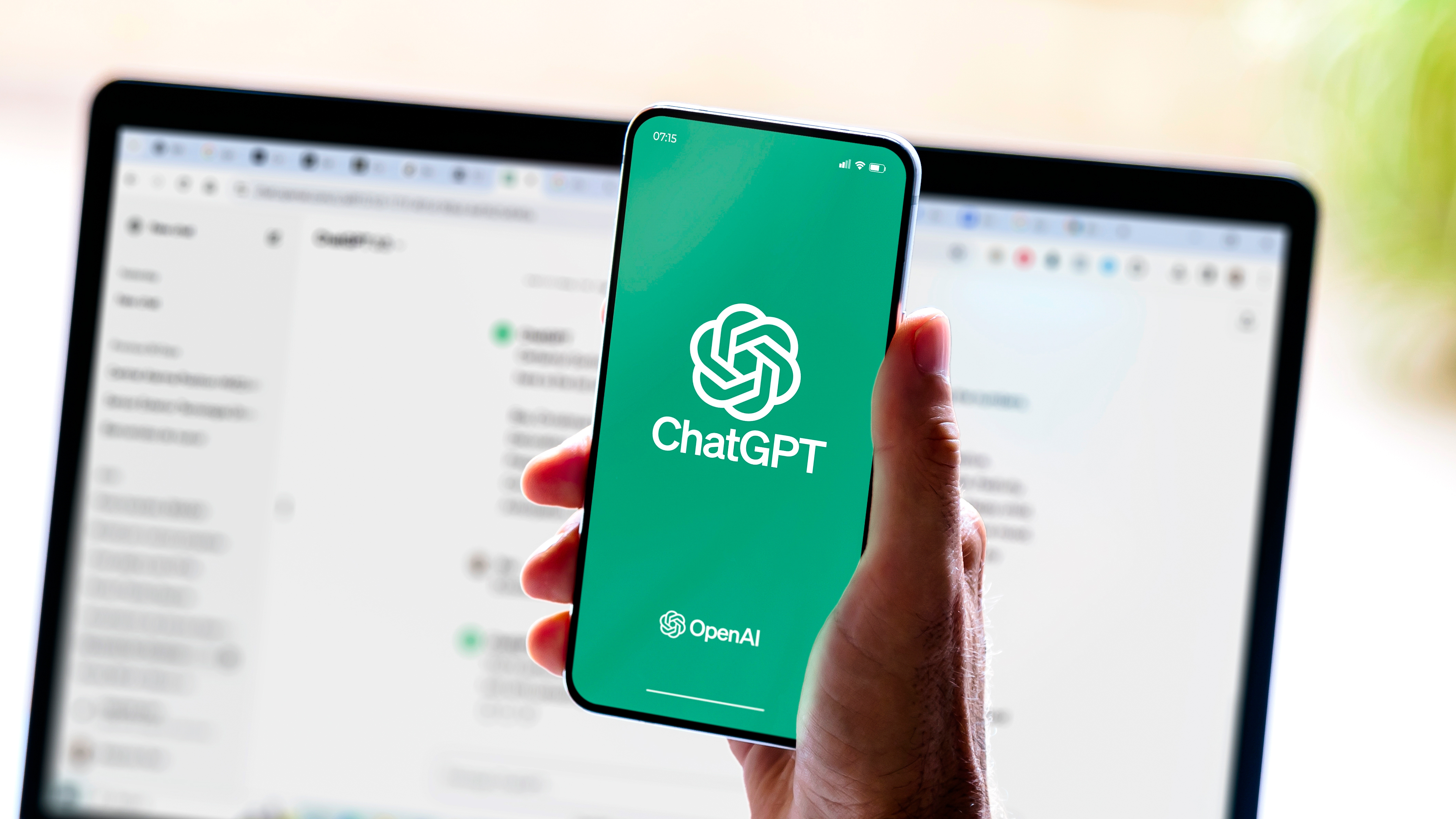 OpenAI платила підрядникам за прослуховування розмов користувачів ChatGPT 8