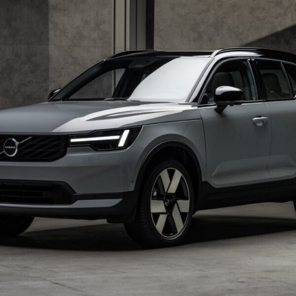 Volvo XC40 2028: Новий дизайн та оновлене освітлення