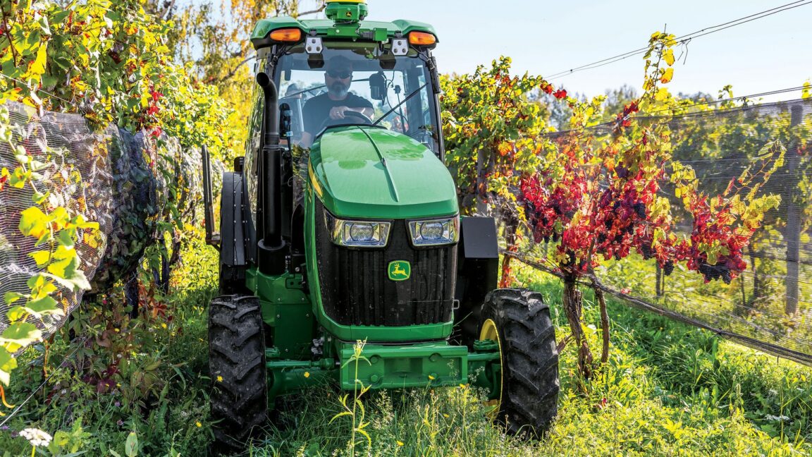Фермери скептично ставляться до самостійного ремонту тракторів John Deere 3
