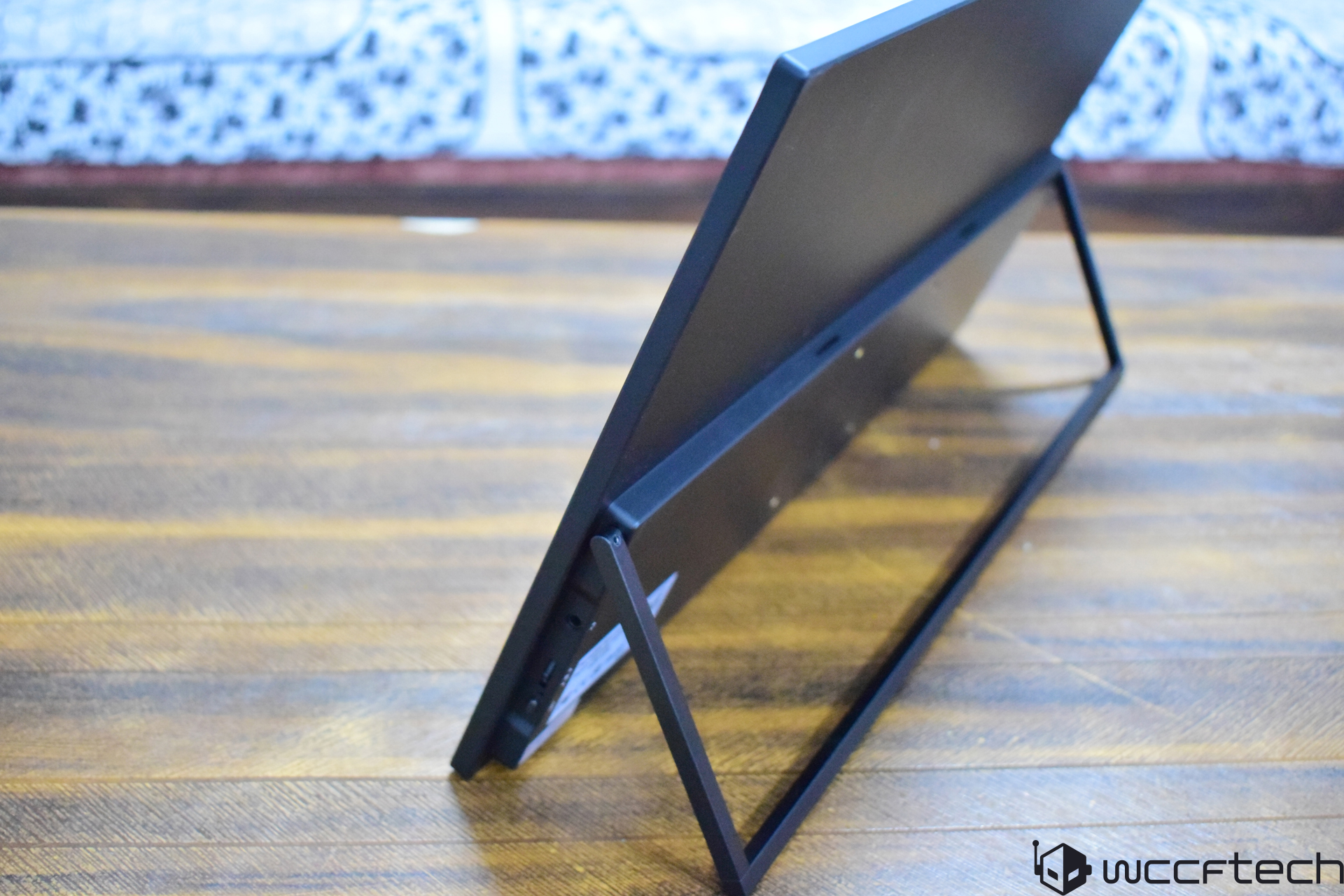 Uperfect 18.5 дюймів 120 Гц NxtLED: портативний монітор для доступних ігрових рішень 10
