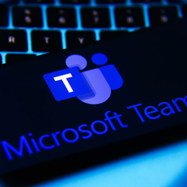 Microsoft прагне всюдисущого ШІ, але без таємничих ботів на зустрічах Teams