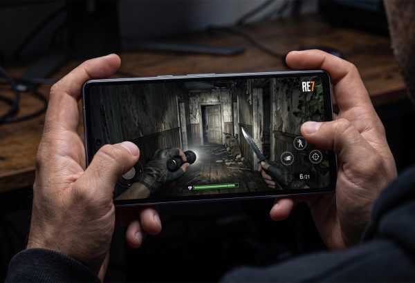 DeepSeek-V4.1-Flash та Hermes прискорили Resident Evil 7 на 50% на чотирирічному смартфоні