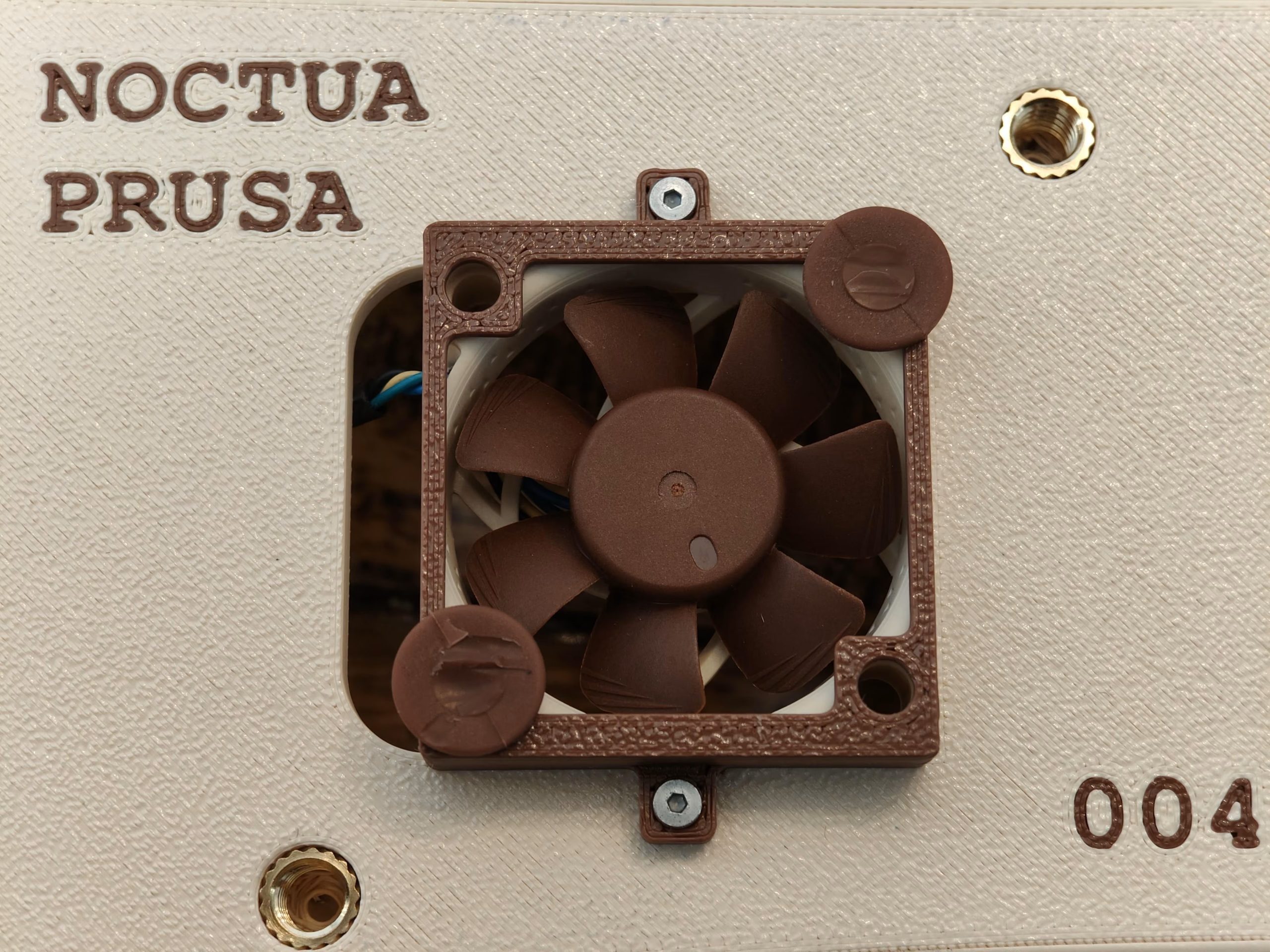 Вентилятор Noctua 40mm охолоджує камеру CAIM1 4