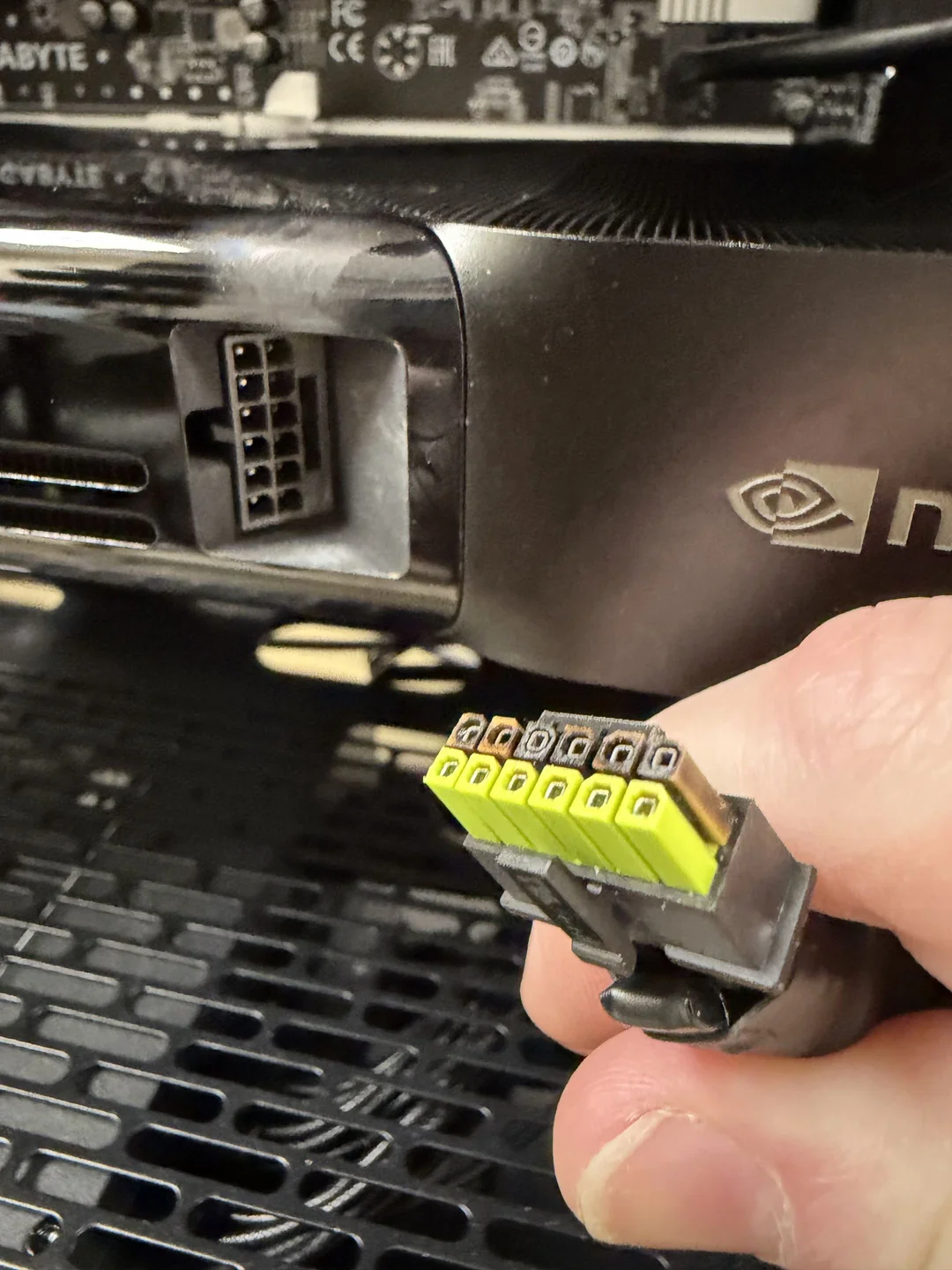 Несправний датчик ASRock унеможливив захист RTX 6000 PRO від перегріву 2