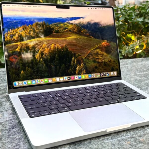 Apple представить OLED MacBook Pro та новий iPad mini