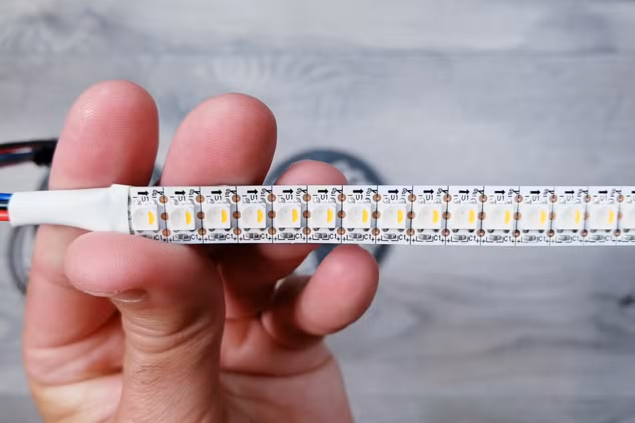 Створіть власні проєкти освітлення на ESP32 за вихідні з WLED 6 Створіть власні проєкти освітлення на ESP32 за вихідні з WLED 6