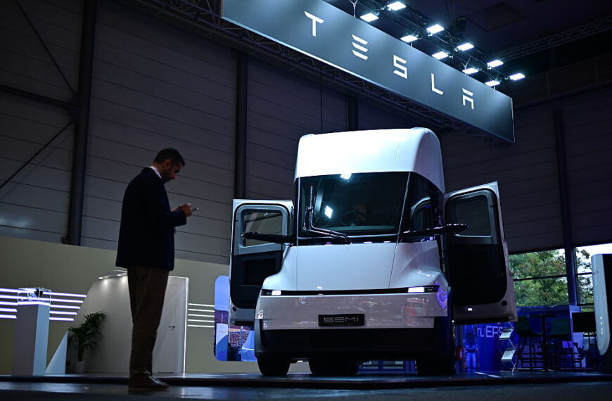 Tesla Cybertruck зіткнувся з викликами інфраструктури