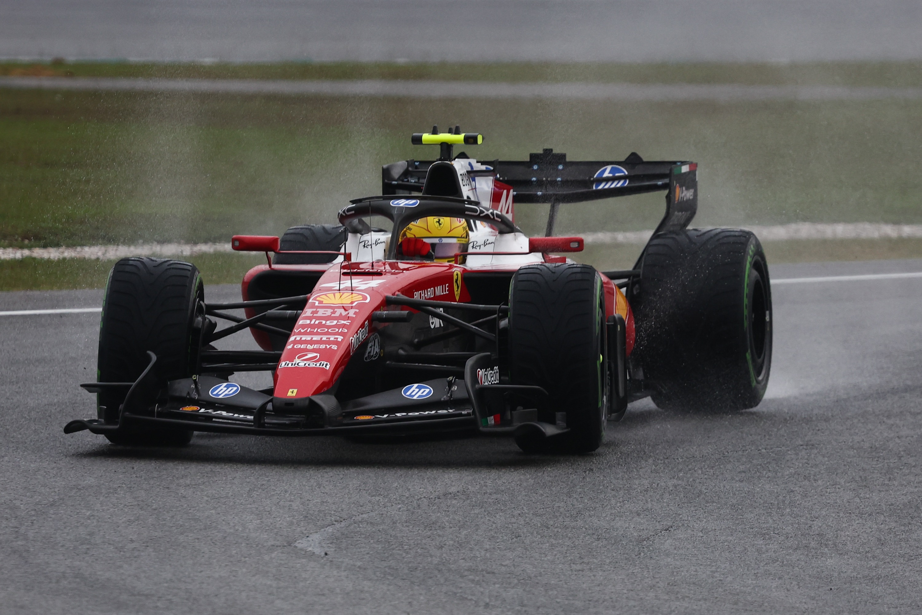 F1 у Бахрейні, але з програмним збоєм: гонку довелося перезапускати 2