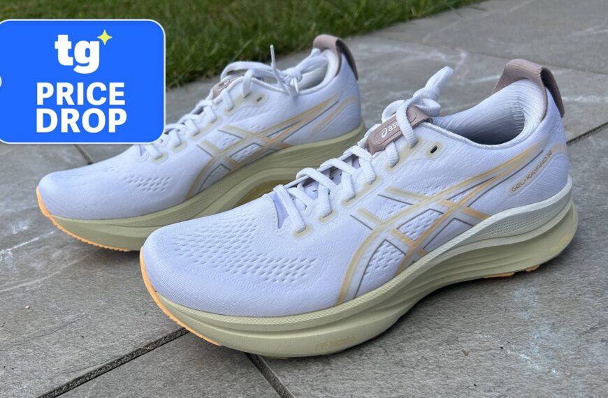 Знижки до 56% на кросівки Asics: Novablast 5, Gel-Kayano та інші моделі