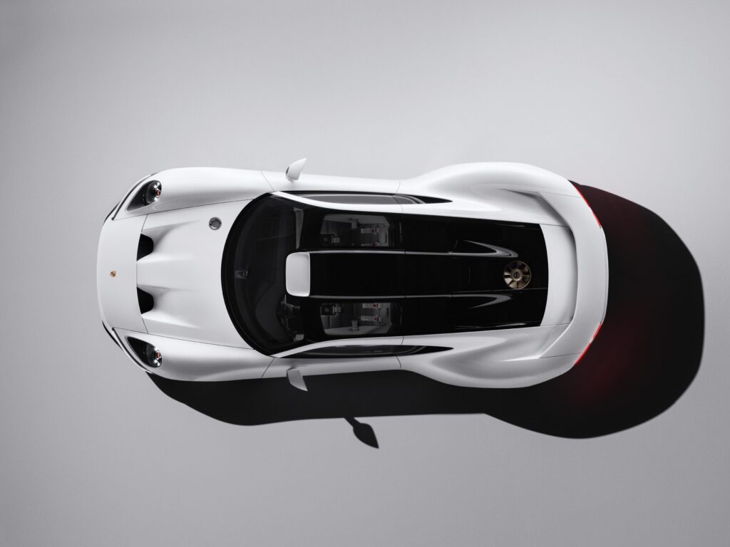 Porsche представила новий суперкар з двигуном посередині 6