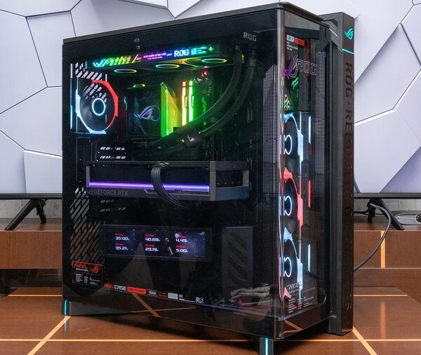 ПК з RTX 5080 та Ryzen 7 9800X3D в корпусі ASUS ROG Cronox ARGB