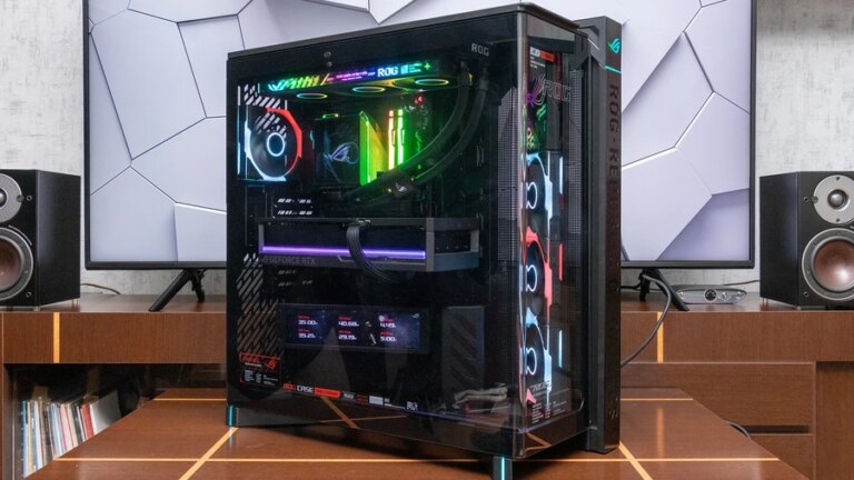 ПК з RTX 5080 та Ryzen 7 9800X3D в корпусі ASUS ROG Cronox ARGB 7