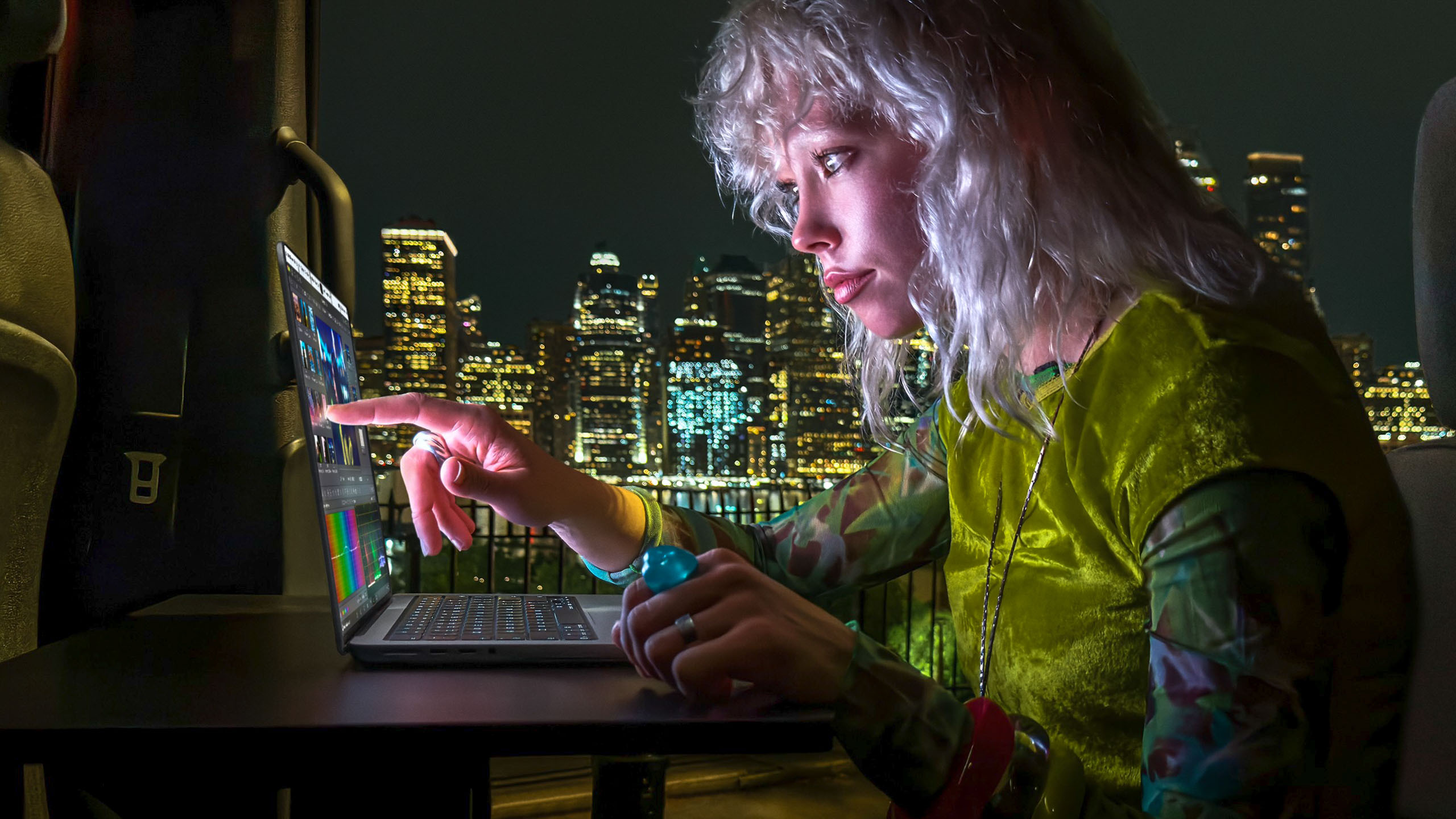 Apple покаже MacBook Pro з OLED-екраном, Dynamic Island та чіпом M5 Pro у трифунтовій вазі 3