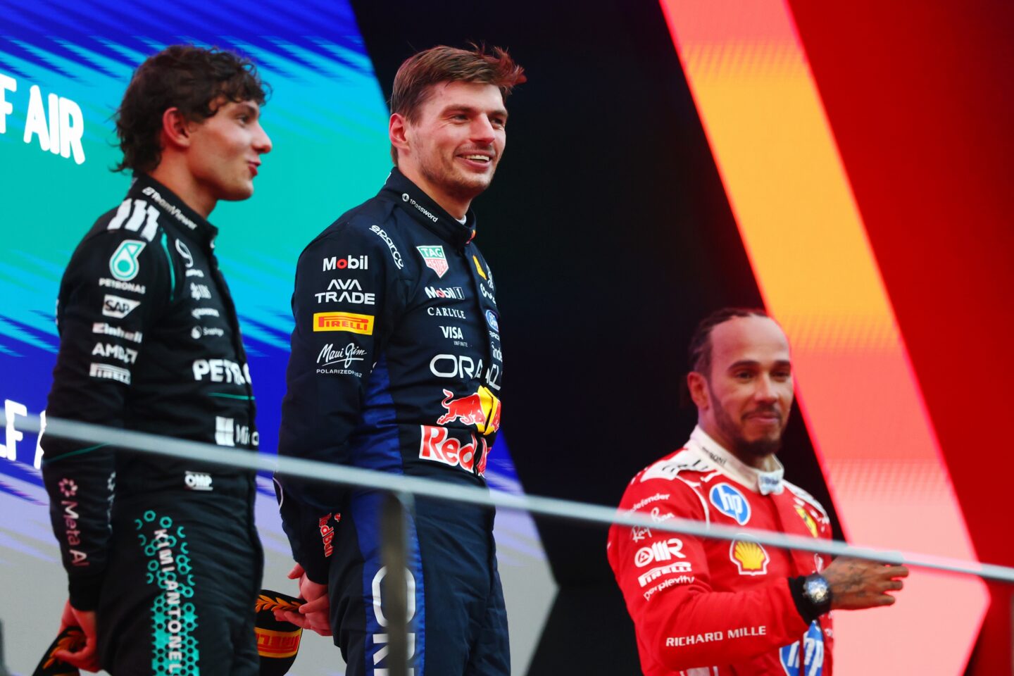 F1 у Бахрейні, але з програмним збоєм: гонку довелося перезапускати 6