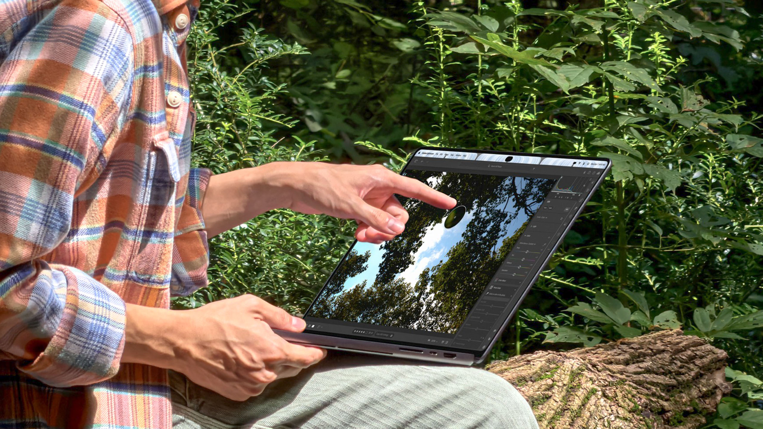 Apple покаже MacBook Pro з OLED-екраном, Dynamic Island та чіпом M5 Pro у трифунтовій вазі 6